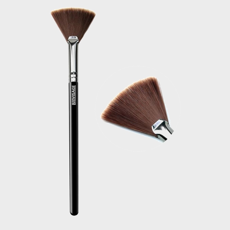 fan brush for highlighter no 10 by